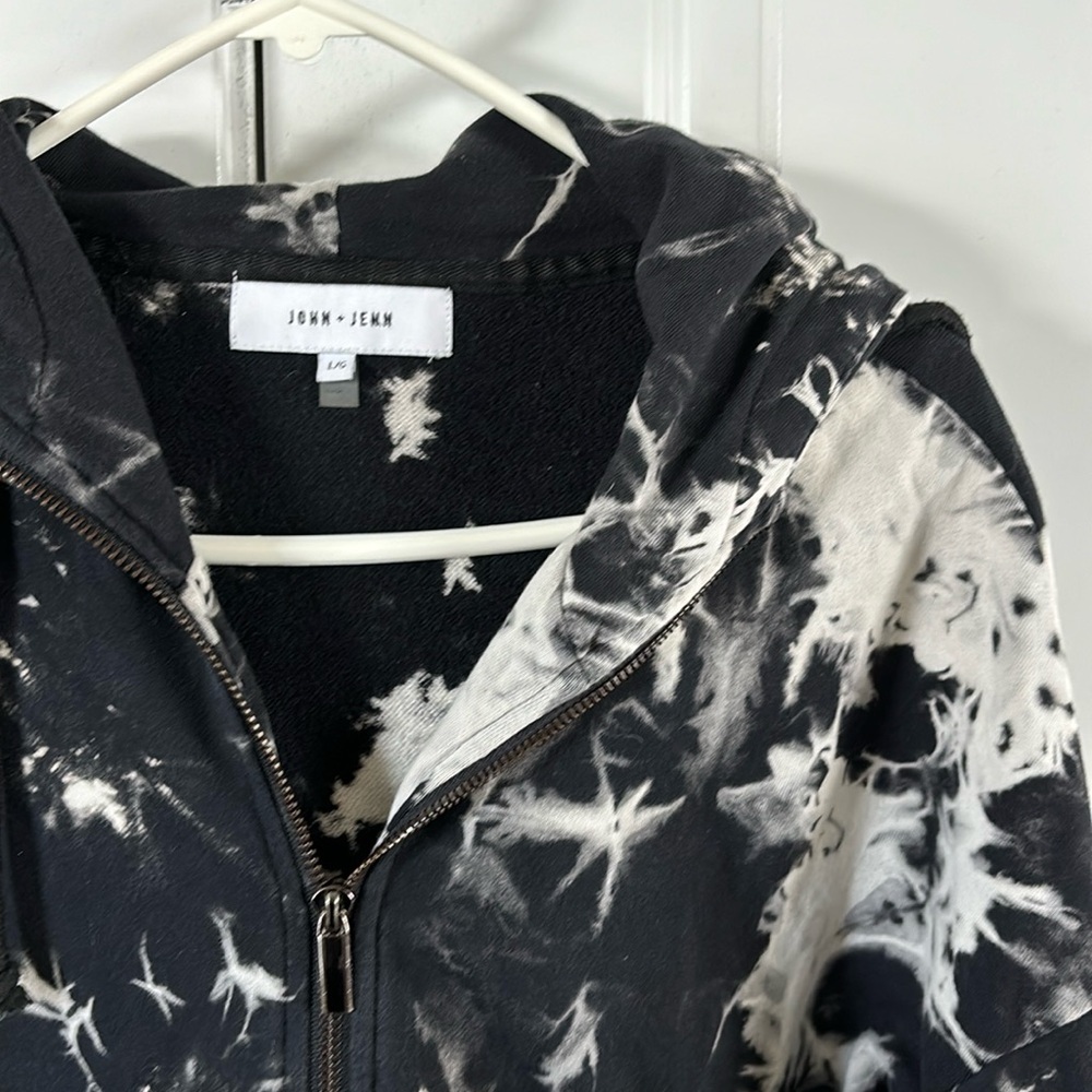 Evereve John + Jenn Tie Dye Hoodie Size Large